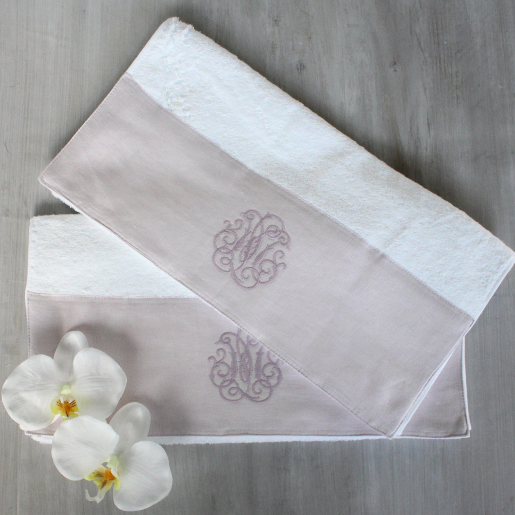 REBECCA Guest Towel White/Lilac REBECCA Guest Towel White/Lilac