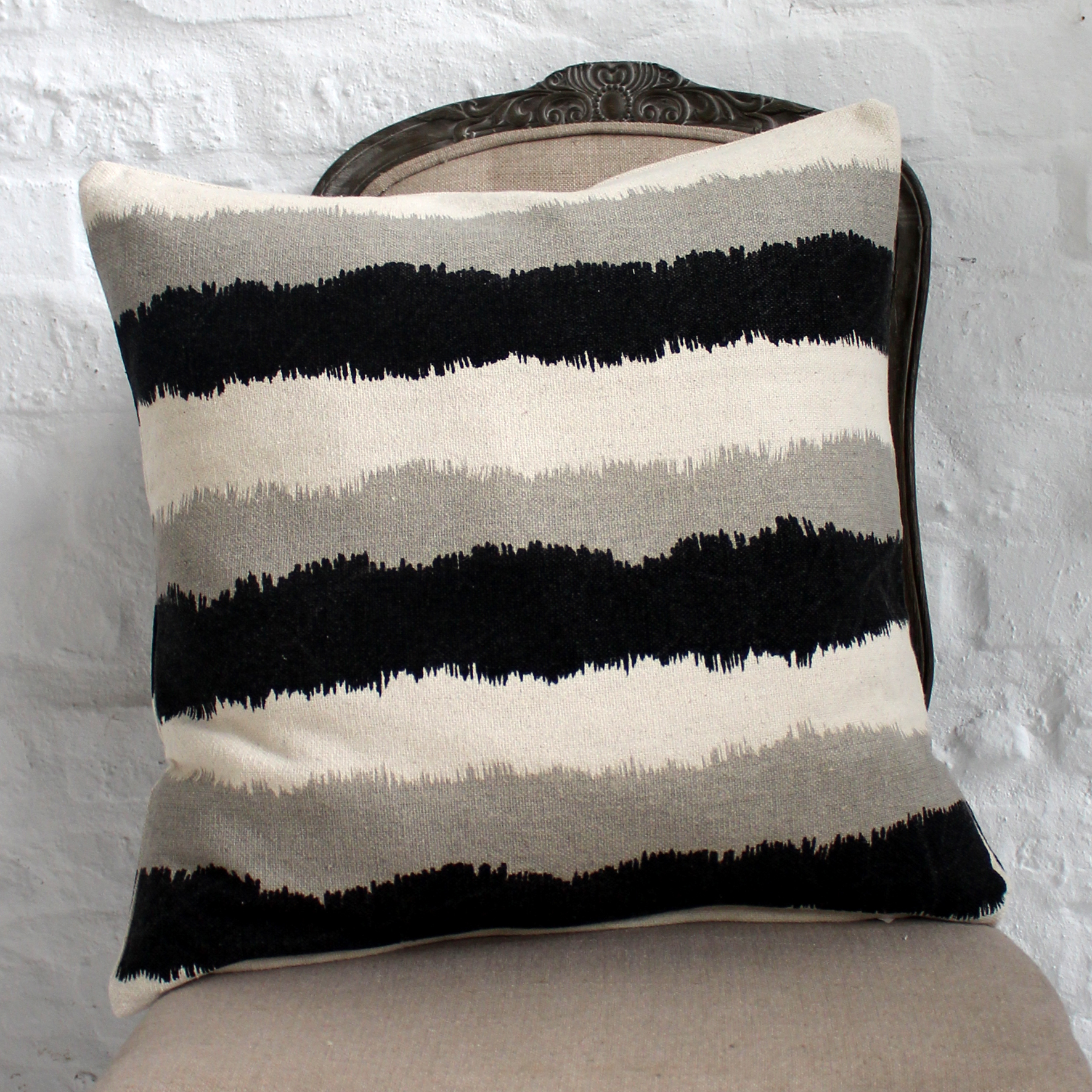 WILLIAM DISTRESS STRIPE Cushion