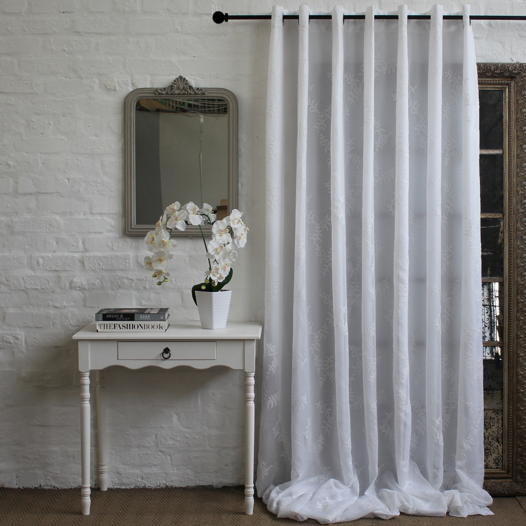 READY MADE CURTAINS NEW BIGGIE BEST
