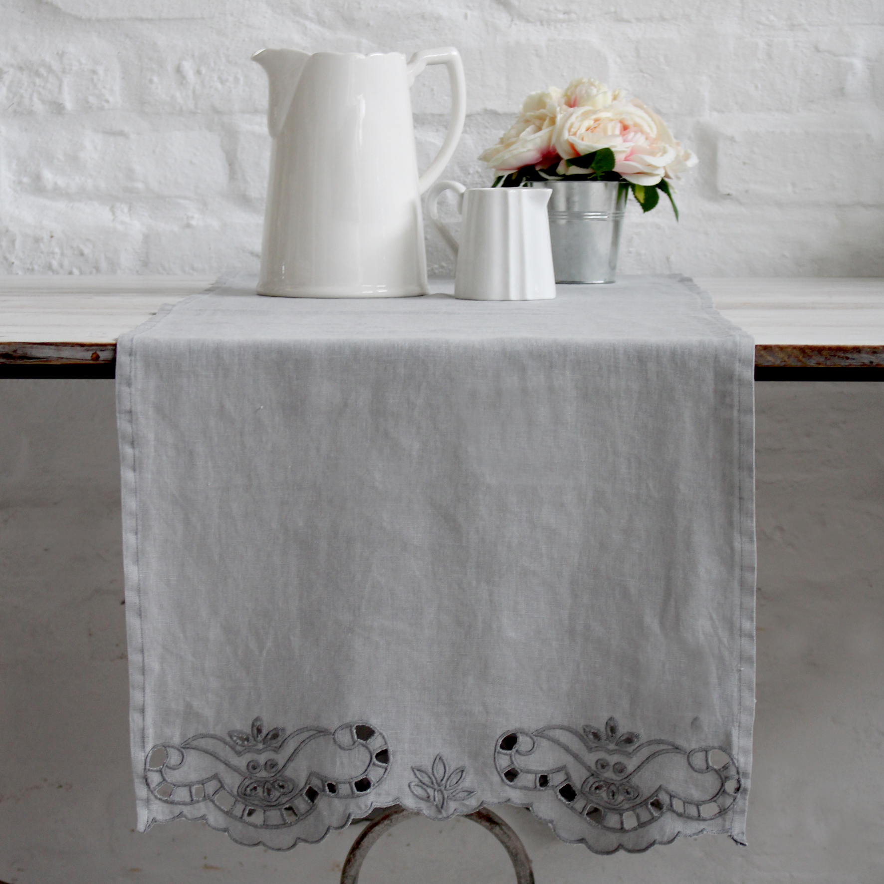 GRACE LIGHT GREY Table Runner GRACE LIGHT GREY Table Runner